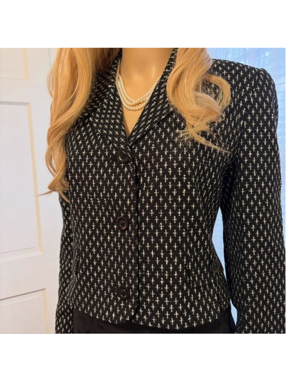 ANN MAY Black and White Print Blazer 70% Silk size 8 in Excellent Condition